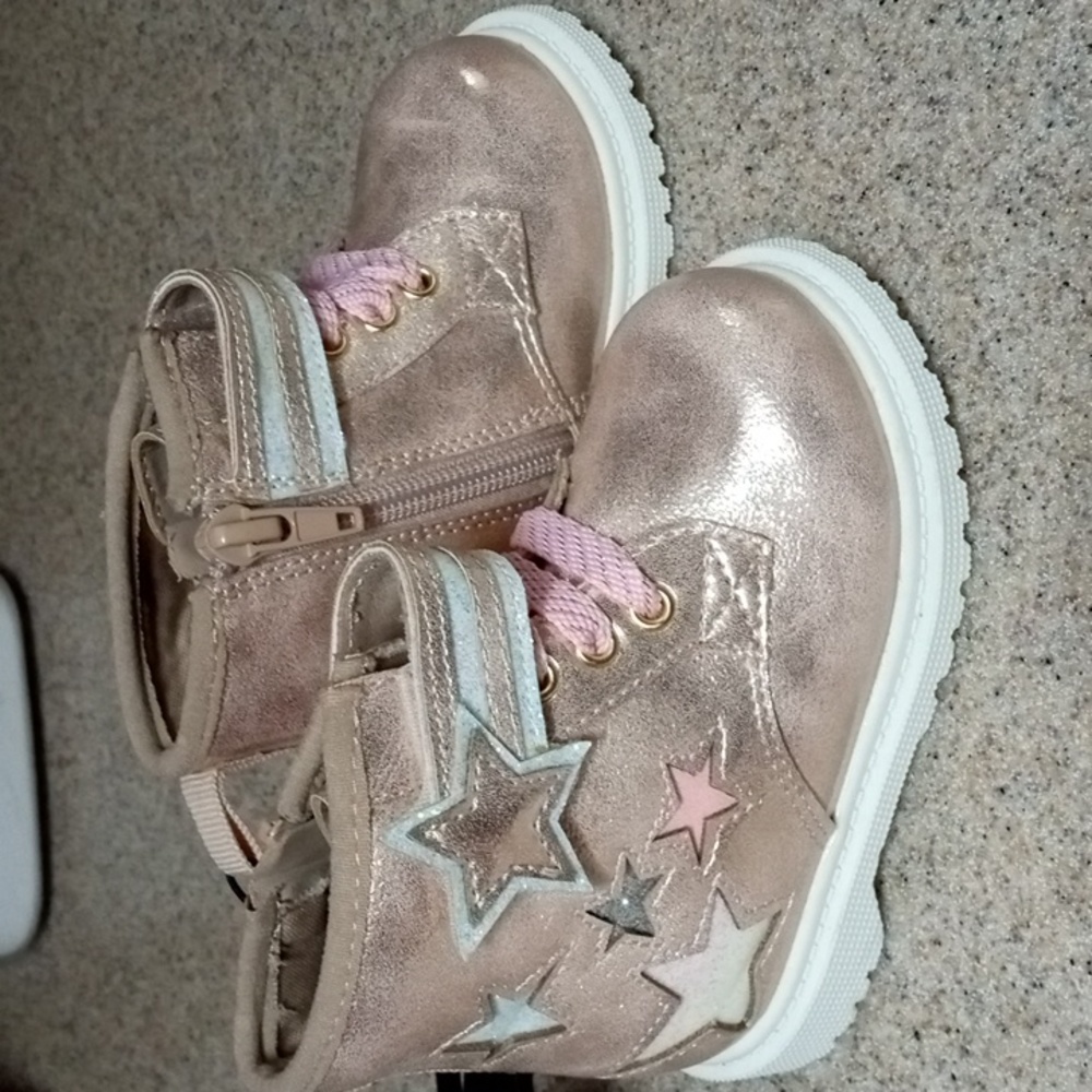 Wonder nation shoe